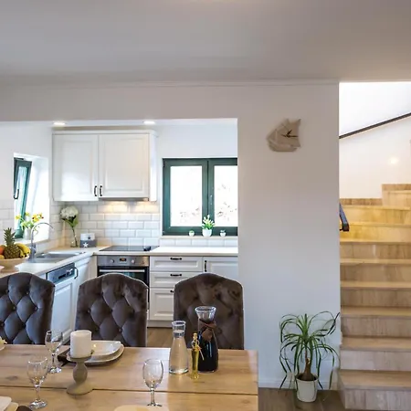 Сasa de vacaciones Amazing In With Kitchen
