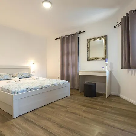 Amazing In With Kitchen Сasa de vacaciones *